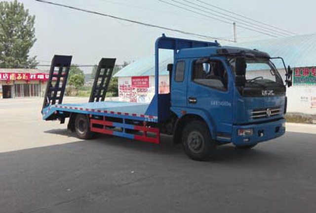 东风多利卡D8国五平板运输车CLW5140TPBT5挖掘机运输车