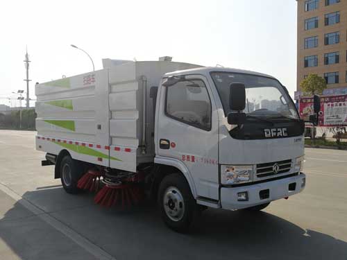 东风小多利卡国六CSC5075TSL6型扫路车